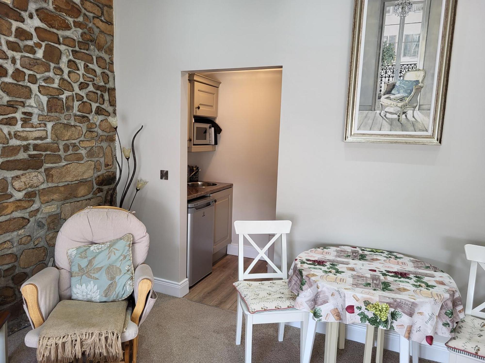 Charming 2-Bed Apartment In Donegal Town Centre Εξωτερικό φωτογραφία
