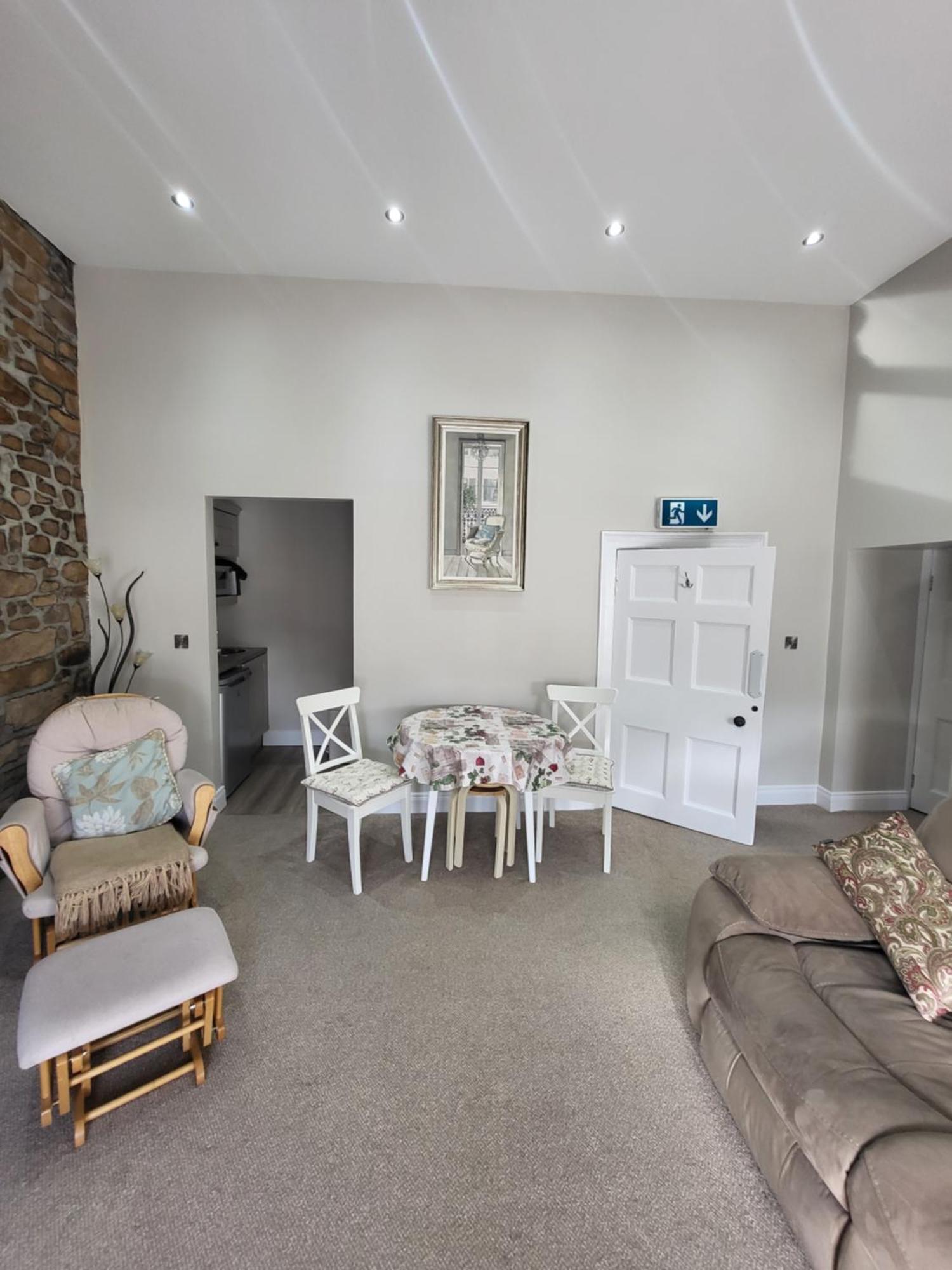 Charming 2-Bed Apartment In Donegal Town Centre Εξωτερικό φωτογραφία