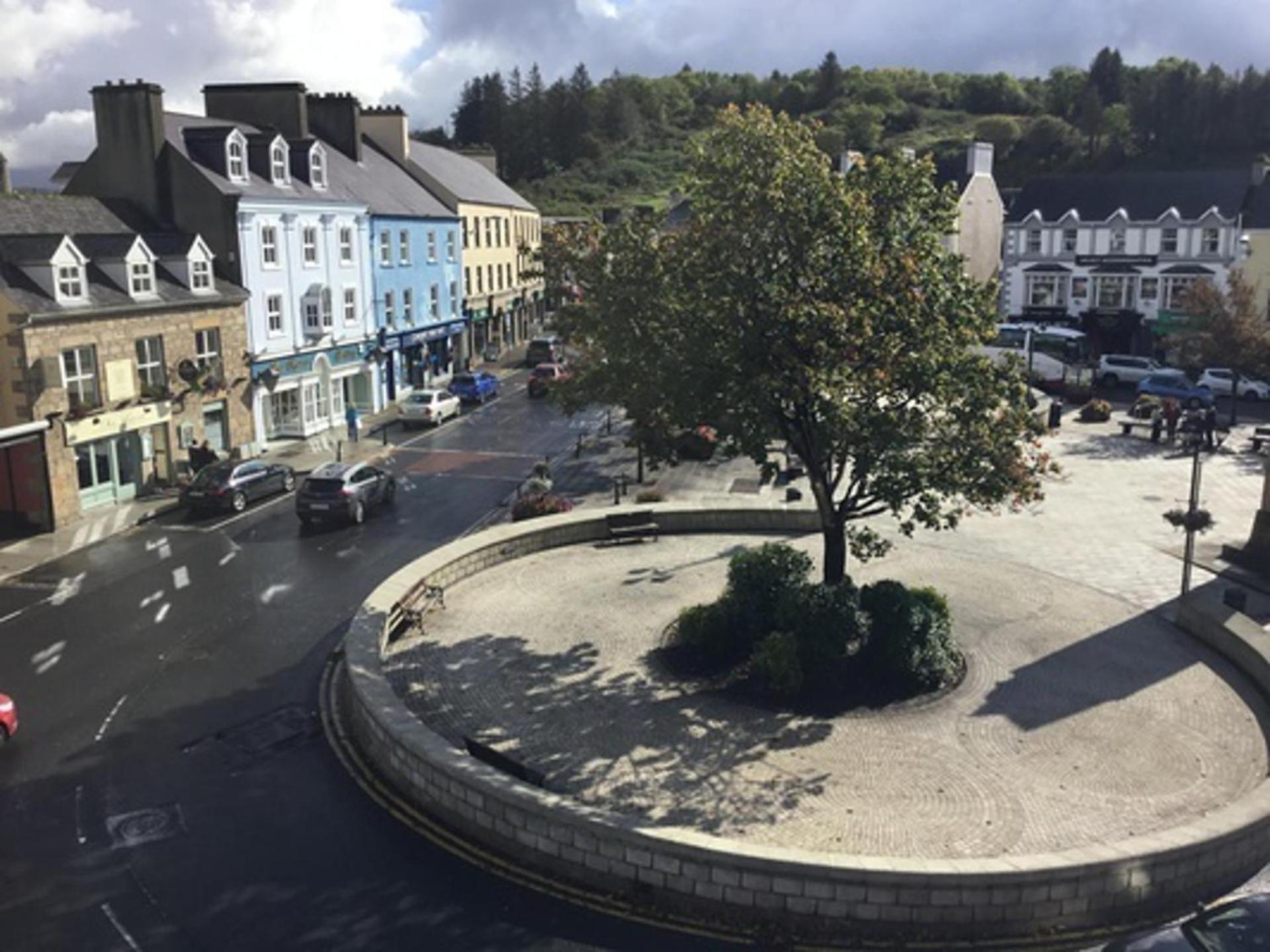 Charming 2-Bed Apartment In Donegal Town Centre Εξωτερικό φωτογραφία